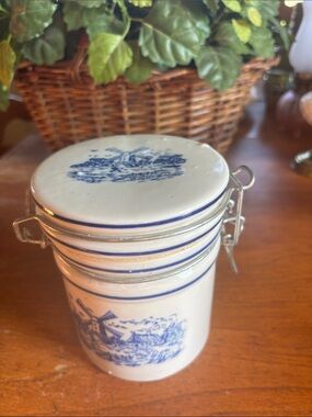 Vintage FTD Delft style canister/crock with windmill design on lid/base canister
